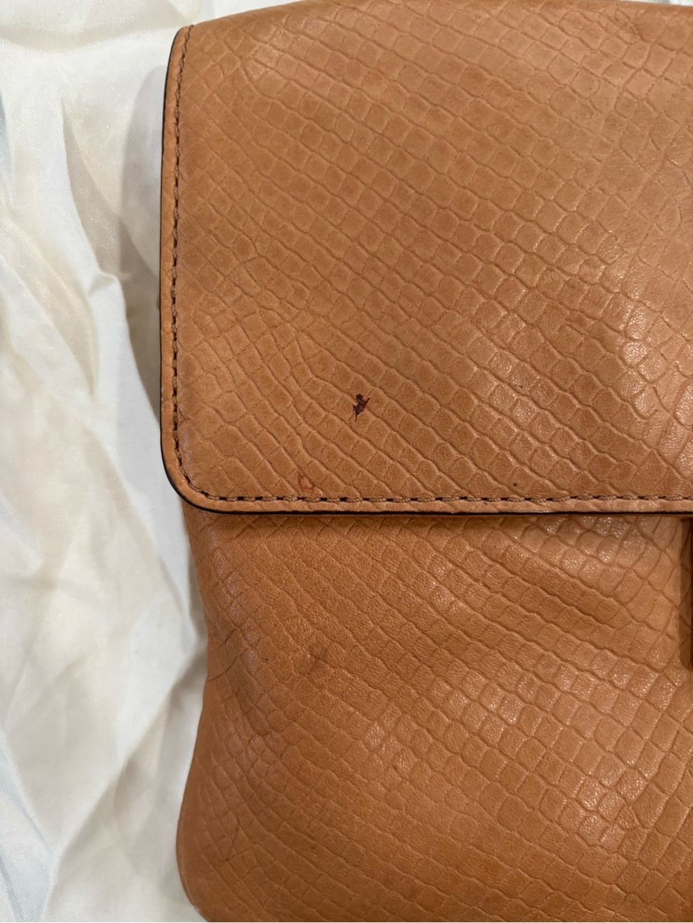 Authentic Michael Kors Cognac Textured Leather Shoulder Bag with Gold Chain - Picture 4 of 12